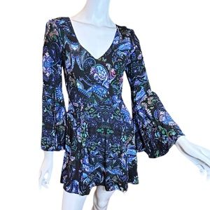 Express Bell Sleeve Black Paisley Rayon Mini Dress Size 6